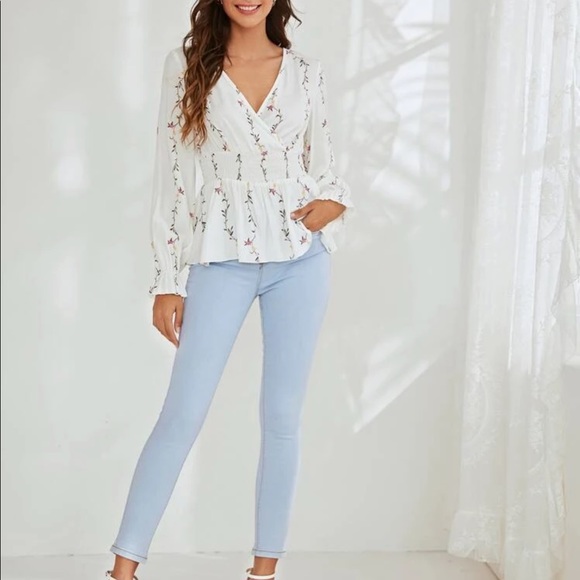 Floral print surplice neck  peplum long sleeve top - Picture 2 of 6